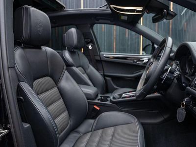 Used Porsche Macan 265 HP (194 kW) 2022 Black SUV