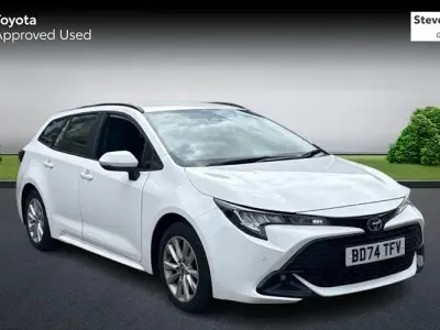 Used Toyota Corolla 140 HP (102 kW) 2024 White Estate