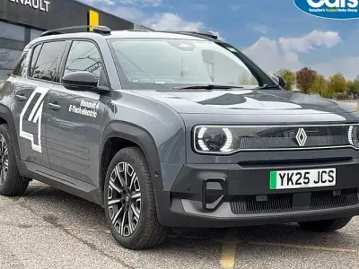 Used Renault R4 Komfort 110 kW (150 HP) 2025 Estate
