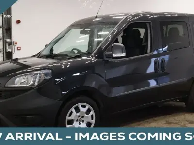Käytetty Fiat Doblò Active 2021 Musta Tila-auto
