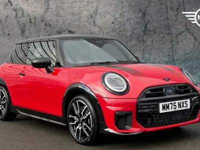 Used Mini Cooper Hatch 113 kW (154 HP) 2025 Red Hatchback