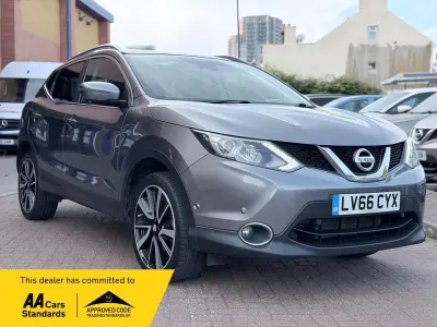 Used Nissan Qashqai Tekna 115 HP (84 kW) 2016 Grey SUV
