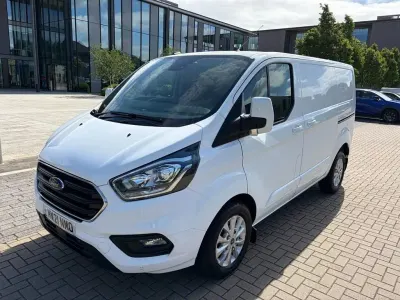 Used Ford Transit Custom Limited 130 HP (95 kW) 2021 White Van