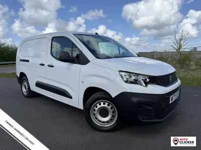 Used Peugeot Partner Premium 100 HP (73 kW) 2024 White MPV