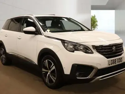 Używany Peugeot 5008 Allure 131 KM (96 kW) 2020 SUV