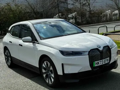 Usado BMW iX Sport Line 239 kW (326 HP) 2024 Branco SUV