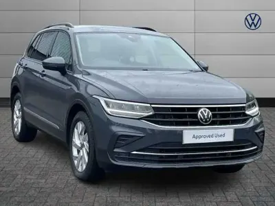 Second-hand VW Tiguan Life 150 CP (110 kW) 2021 Gri SUV