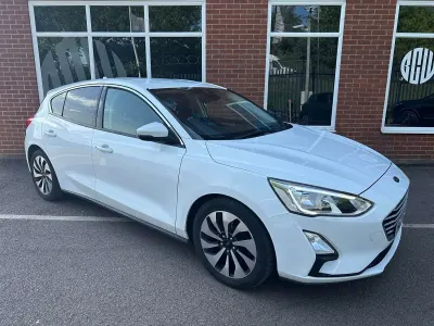Usado Ford Focus Zetec 100 HP (73 kW) 2019 Branco Citadino