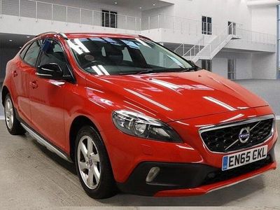 Red Used 2016 Volvo V40 SE Hatchback | £9,995 (Fair price)