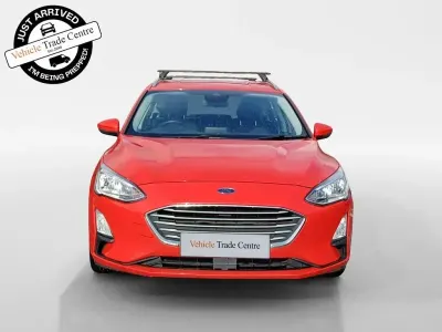 Gebraucht Ford Focus Zetec 95 PS (69 kW) 2018 Rot Kombi