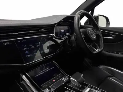 Usado Audi Q7 Black Edition 340 HP (250 kW) 2023 Preto SUV