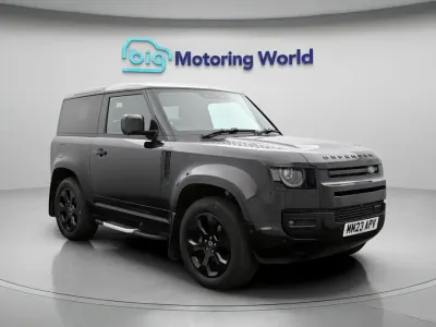 Used Land Rover Defender HSE Dynamic 246 HP (180 kW) 2023 Black SUV