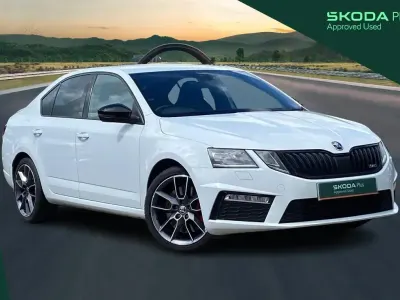 Used Skoda Octavia vRS 241 HP (177 kW) 2018 White Hatchback