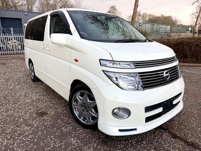 Used Nissan Elgrand 2002 Pearl white MPV