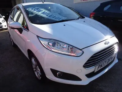 Używany Ford Fiesta Zetec 82 KM (60 kW) 2017 Biały Hatchback