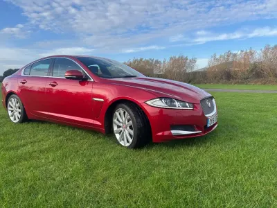 Second-hand Jaguar XF Portfolio 200 CP (147 kW) 2015 Roșu Berlinǎ