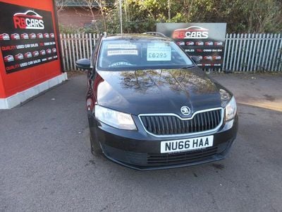 Black Used 2016 Skoda Octavia Estate | £6,295 (Fair price)