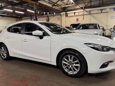 Used Mazda 3 2017 White Hatchback