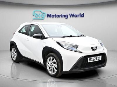 Used Toyota Aygo X PURE 72 HP (52 kW) 2022 White SUV