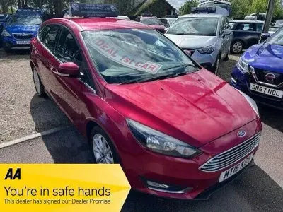Usado Ford Focus Titanium 125 HP (91 kW) 2016 Vermelho Citadino