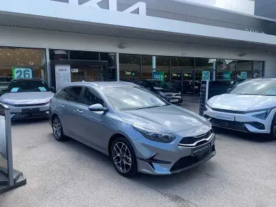 Used Kia Ceed 138 HP (101 kW) 2025 Lunar silver Hatchback