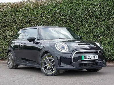 Używany Mini Cooper S Level 2 135 kW (184 KM) 2023 Czarny Hatchback