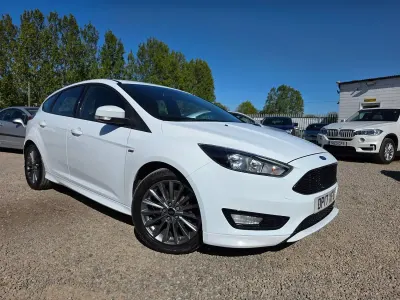 Used Ford Focus ST-Line 120 HP (88 kW) 2017 White Hatchback