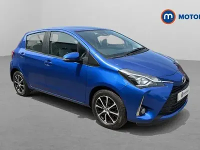 Used Toyota Yaris 111 HP (81 kW) 2019 Blue Hatchback