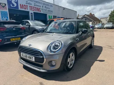 Used Mini Cooper Classic 134 HP (98 kW) 2019 Silver Hatchback