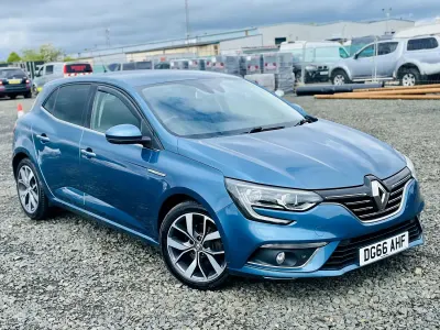 Used Renault Mégane Dynamique 110 HP (80 kW) 2016 Blue Hatchback