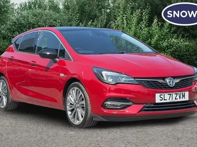 Used Vauxhall Astra Edition 145 HP (106 kW) 2021 Red Hatchback
