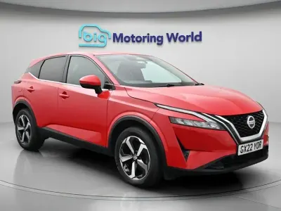 Used Nissan Qashqai N-Connecta 140 HP (102 kW) 2022 Red SUV