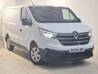 White Used 2024 Renault Trafic MPV | £18,498 (Fair price)