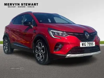 Begagnad Renault Captur Techno 143 HK (105 kW) 2023 Röd SUV