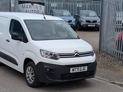 Used Citroën Berlingo 100 HP (73 kW) 2021 White MPV