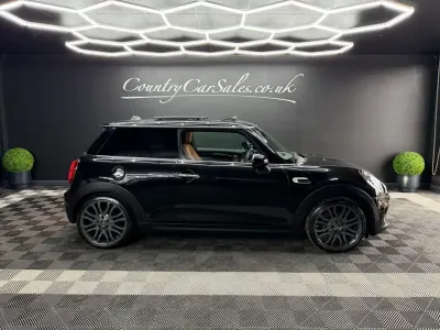 Usado Mini Cooper Hatch 136 CV (100 kW) 2018 Negro Utilitario