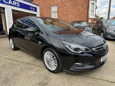 Używany Vauxhall Astra Elite 2018 Czarny Hatchback