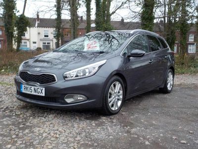 Silver Used 2015 Kia Ceed Hatchback | £3,795 (Good price)