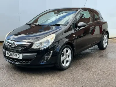 Begagnad Vauxhall Corsa 85 HK (62 kW) 2012 Svart Halvkombi