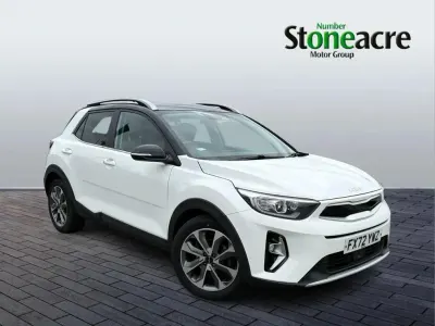 Usado Kia Stonic 117 HP (86 kW) 2022 Branco SUV