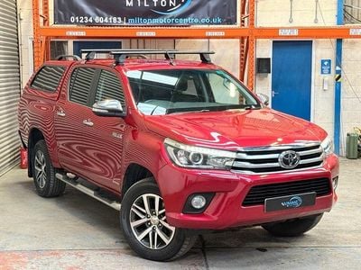 Used Toyota HiLux 2017 Red Pickup