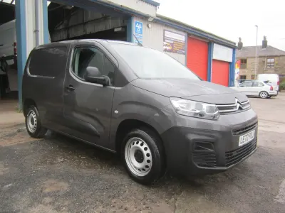 Used Citroën Berlingo 100 HP (73 kW) 2023 Grey MPV