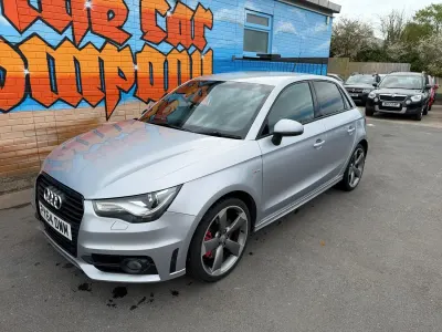 Usado Audi A1 Sportback Black Edition 143 HP (105 kW) 2014 Prateado Citadino