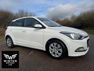 Used Hyundai i20 2015 White Hatchback