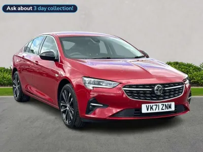 Used Vauxhall Insignia Edition 122 HP (89 kW) 2022 Red Hatchback