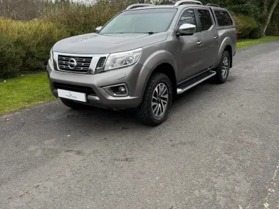 Usado Nissan Navara Tekna 188 CV (138 kW) 2017 Gris Pickup/Camioneta