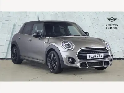 Usado Mini Cooper Sport 136 CV (100 kW) 2020 Plateado Utilitario