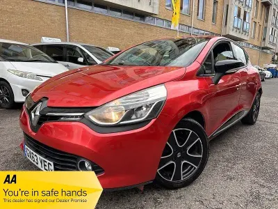 Used Renault Clio Dynamique 90 HP (66 kW) 2013 Red Hatchback