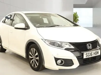 Begagnad Honda Civic SE Plus 2016 Vit Halvkombi