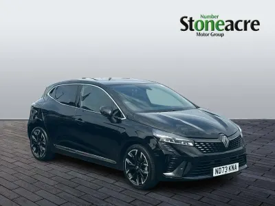 Used Renault Clio Techno 140 HP (102 kW) 2023 Black Hatchback